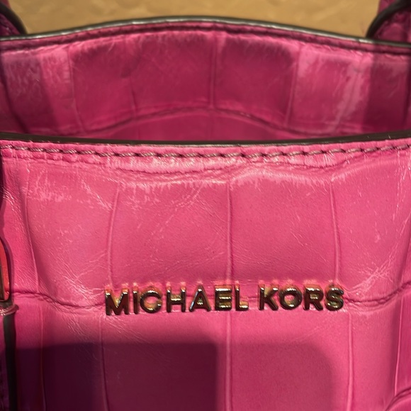 Michael Kors Dillon Croc Embossed Satchel Convertible Bag EUC MSRP $599 - Picture 8 of 16